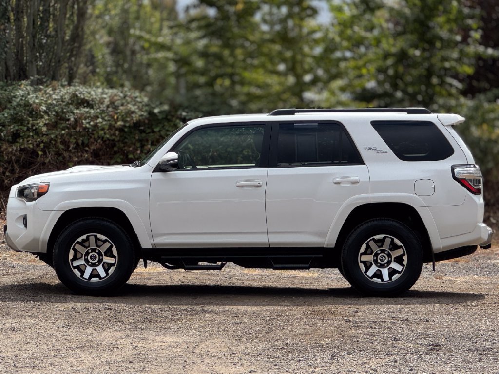 Used 2024 Toyota 4Runner TRD Off-Road Premium AWD/4WD image 4