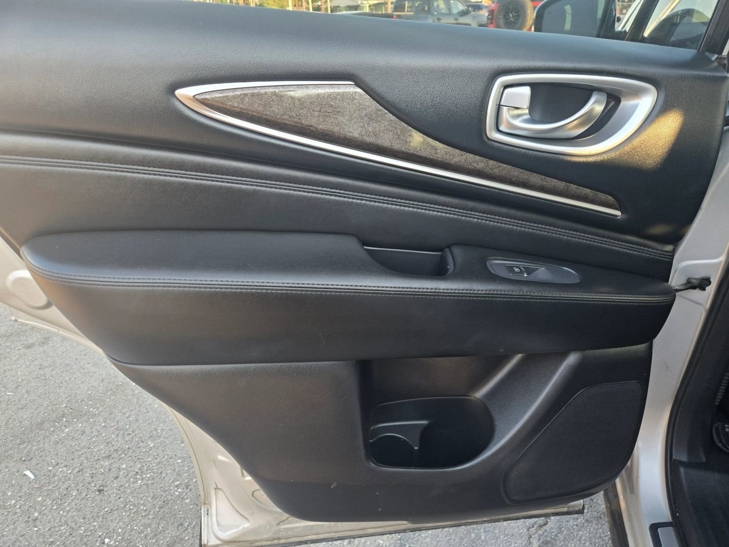 Used 2015 INFINITI QX60 image 12