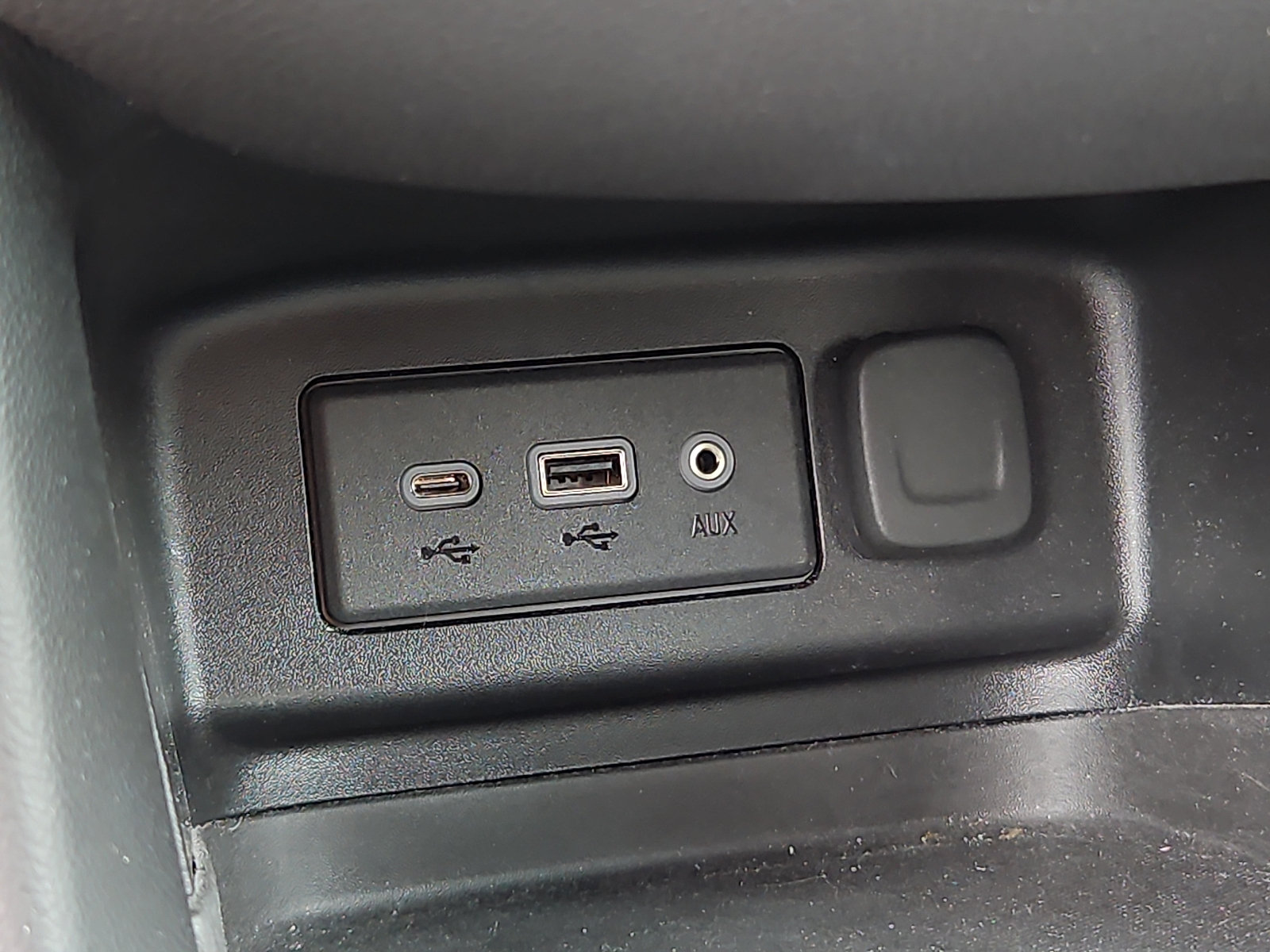 Used 2020 Chevrolet Equinox LT FWD image 23