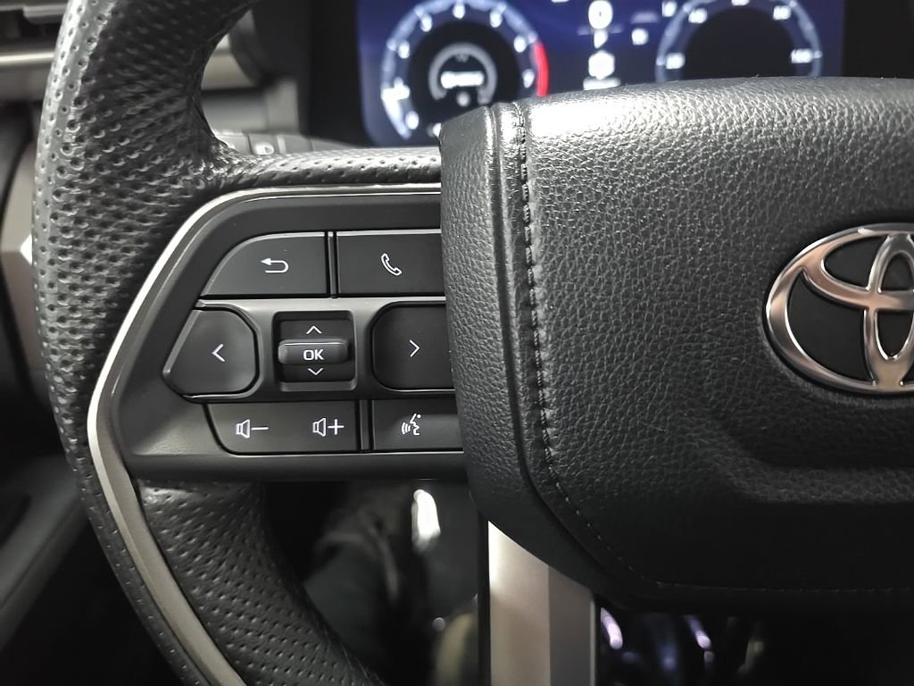 Used 2024 Toyota Tacoma TRD Sport AWD/4WD image 19