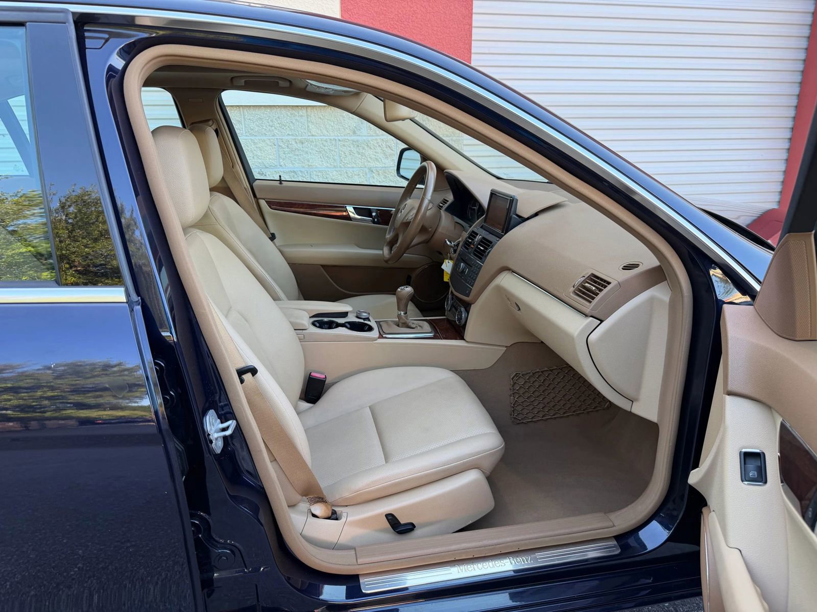 Used 2008 Mercedes-Benz C 300 Sedan image 26