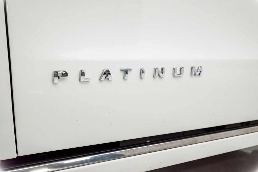 Used 2024 Ford Expedition Platinum AWD/4WD image 4