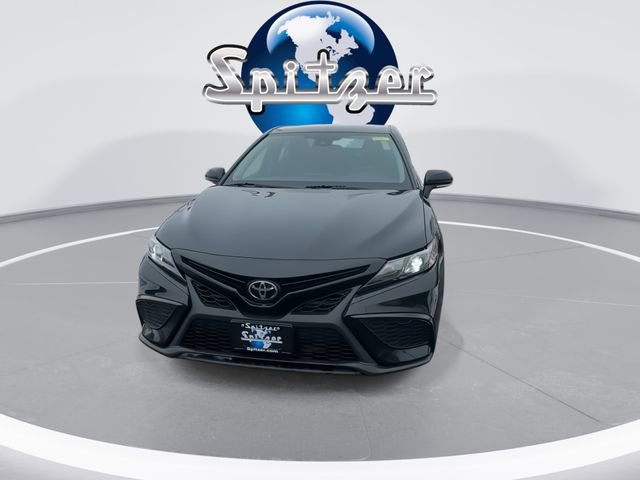 Used 2023 Toyota Camry SE image 3