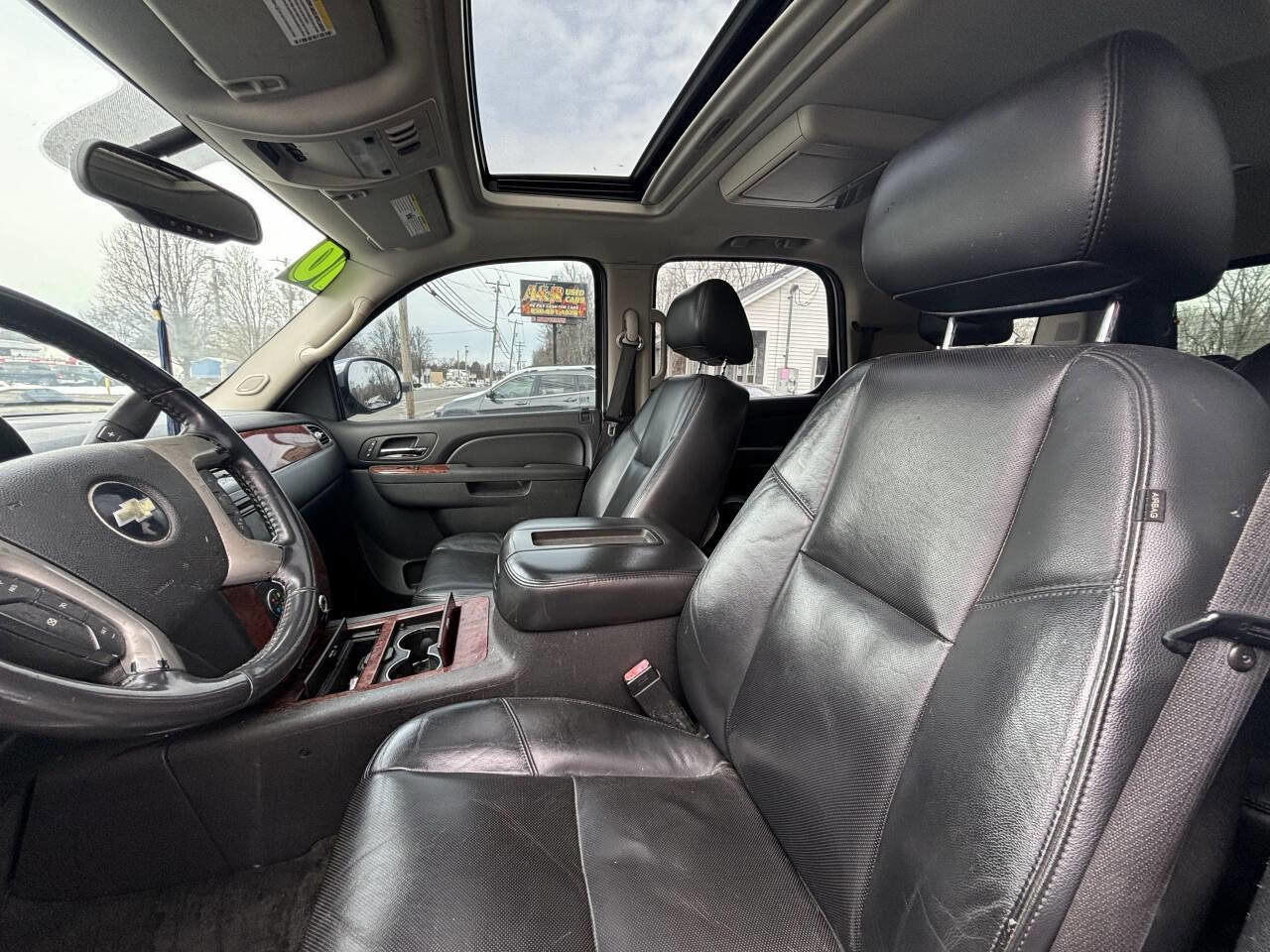 Used 2010 Chevrolet Tahoe LTZ image 11