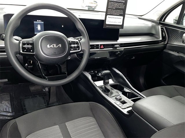 Used 2025 Kia Sorento LX image 17