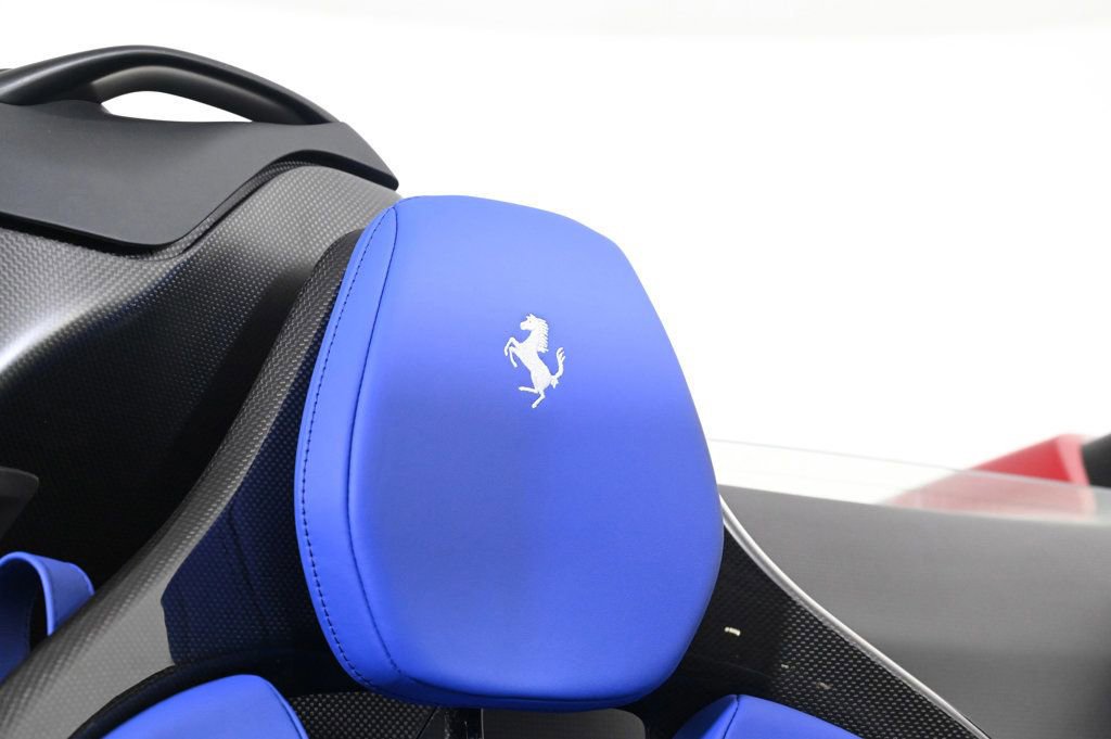 Used 2023 Ferrari SF90 Spider image 20