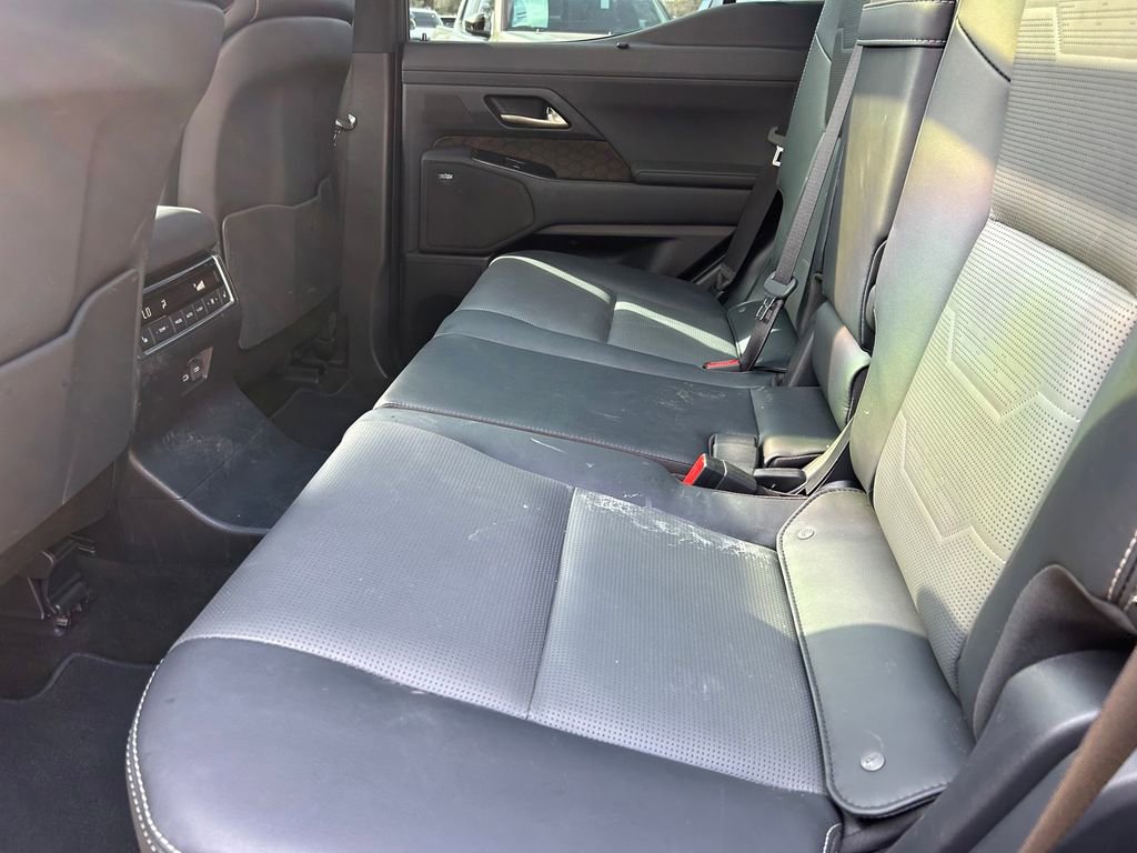 Used 2024 Lexus GX 550 w/ Accessory Package (2T) image 19