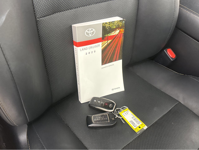 Used 2020 Toyota Land Cruiser Heritage Edition image 41
