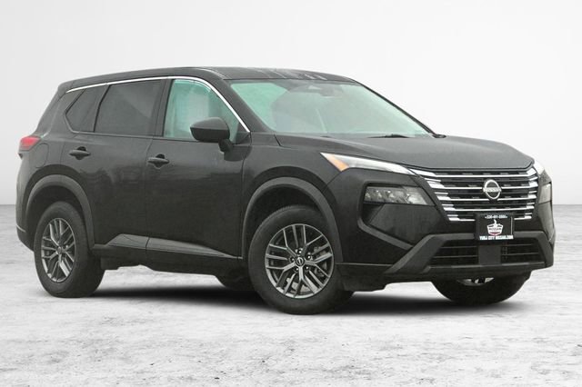 Used 2024 Nissan Rogue S image 2