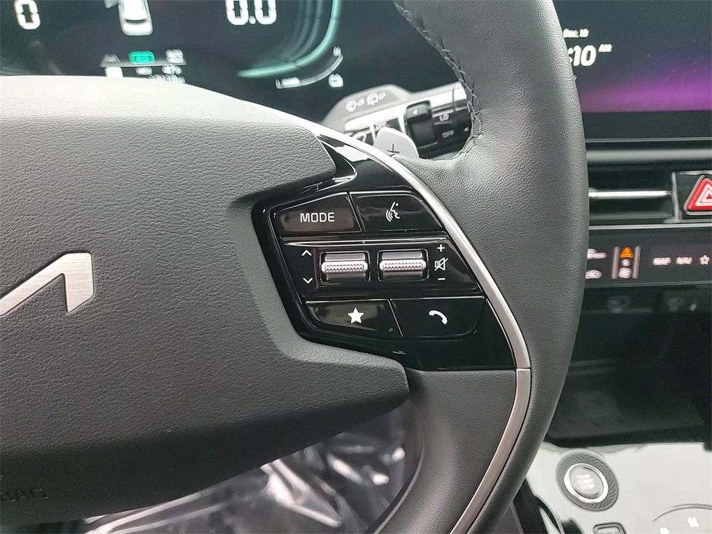 Certified 2024 Kia Niro SX Touring image 15