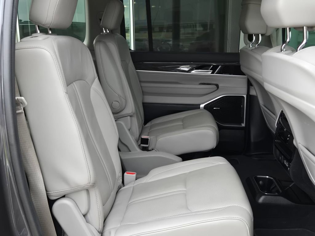 Used 2022 Jeep Wagoneer Series III w/ Convenience Group I RWD image 29