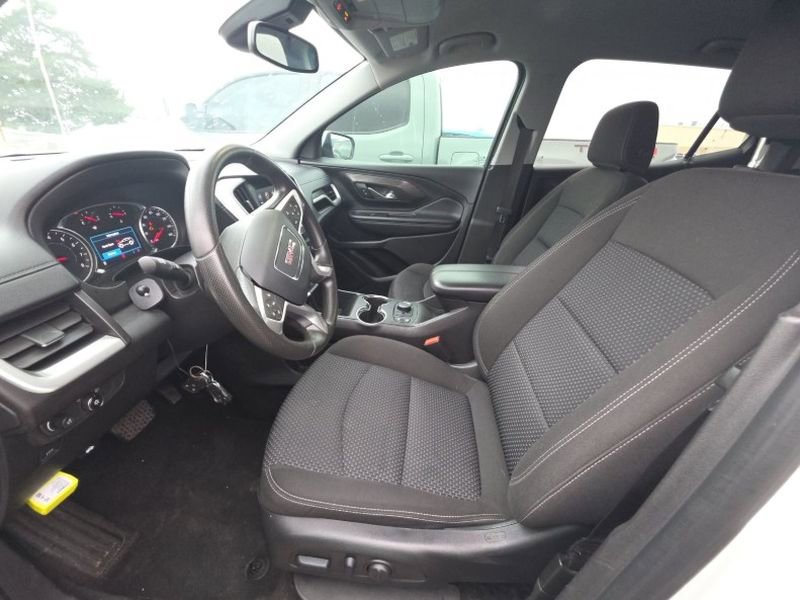Used 2022 GMC Terrain SLE w/ Driver Convenience Package FWD image 10