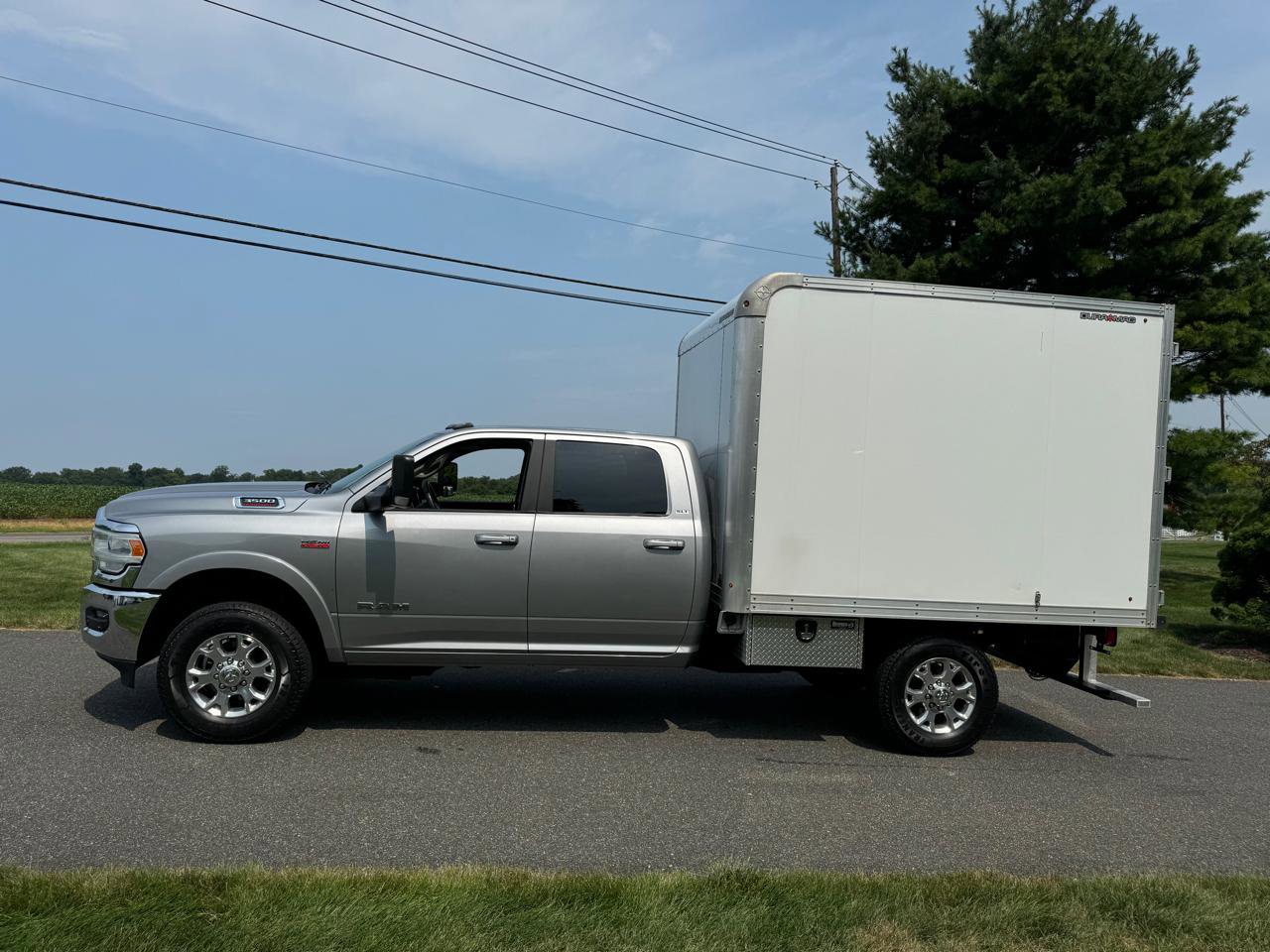 Used 2020 RAM 3500 SLT w/ Quick Order Package 27G SLT AWD/4WD image 3