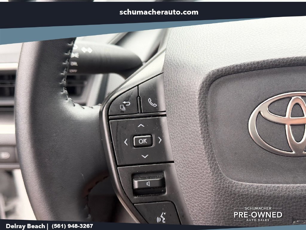 Used 2025 Toyota Prius LE AWD/4WD image 22