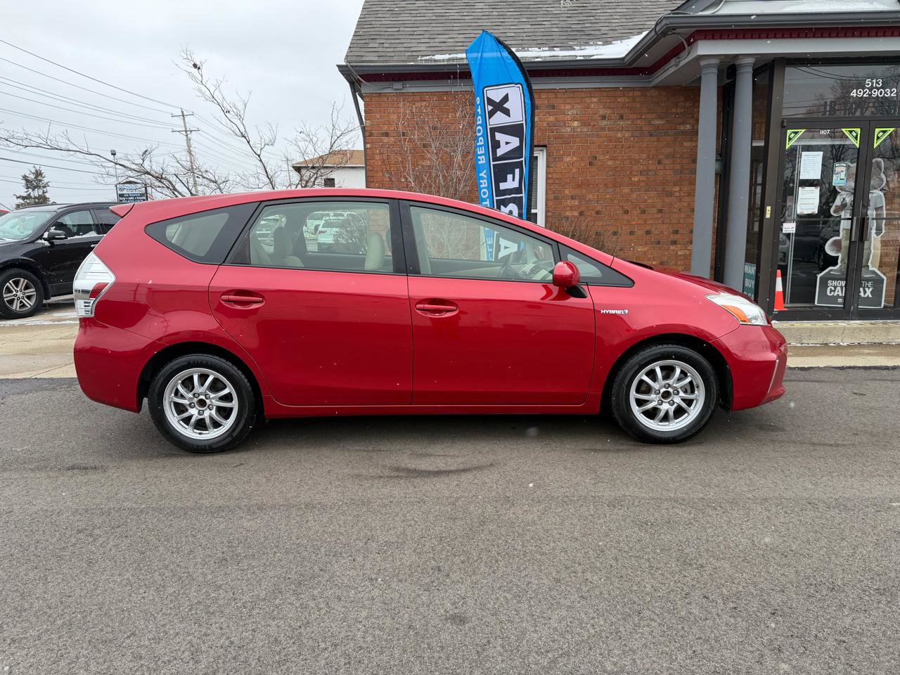 Used 2013 Toyota Prius V Two image 5