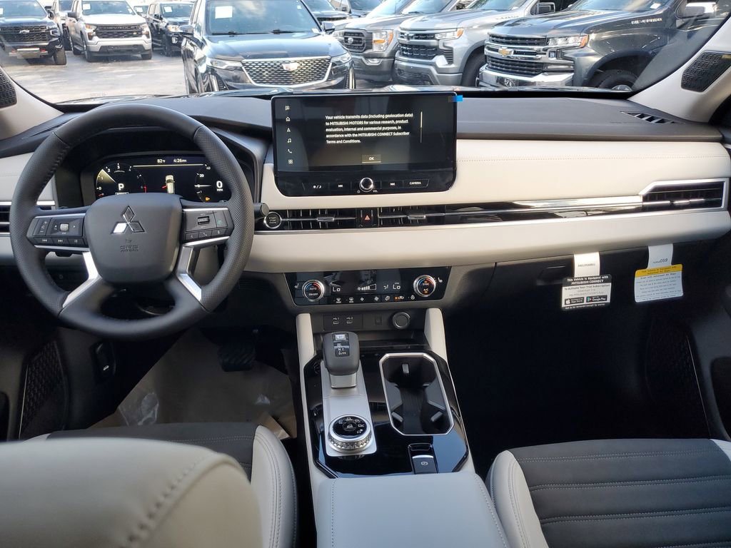 New 2026 Mitsubishi Outlander SE image 13
