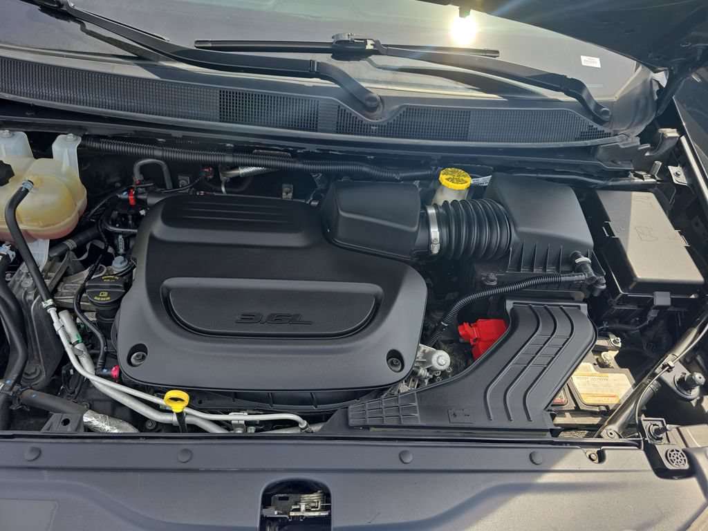 Used 2023 Chrysler Voyager LX FWD image 23