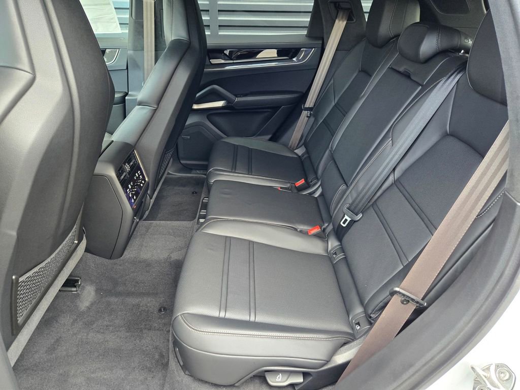 New 2026 Porsche Cayenne Turbo image 19
