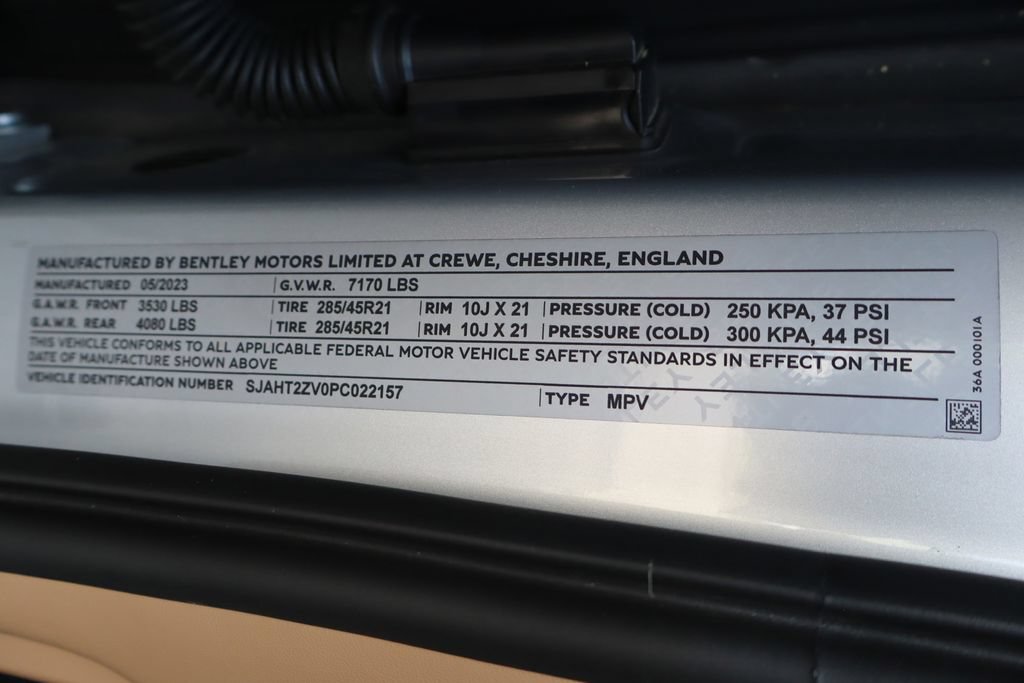 Used 2023 Bentley Bentayga Extended Wheelbase AWD/4WD image 24