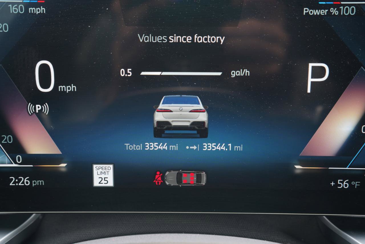 Used 2023 BMW 760i xDrive w/ Executive Package image 29