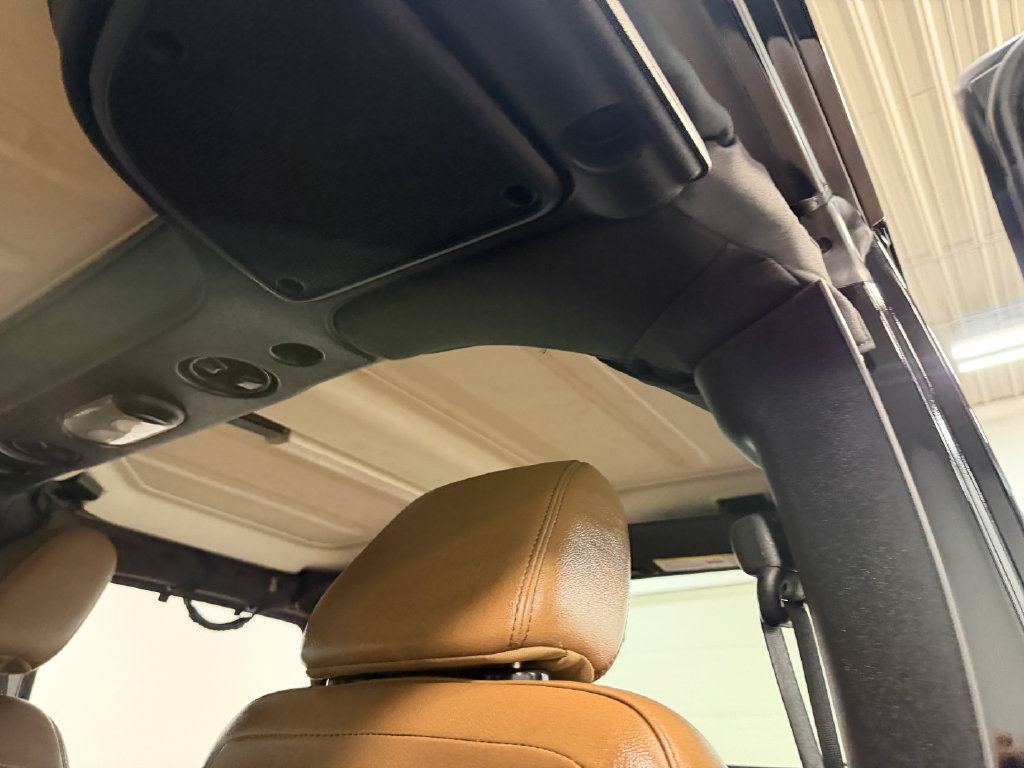 Used 2015 Jeep Wrangler Unlimited Sahara w/ Connectivity Group AWD/4WD image 69
