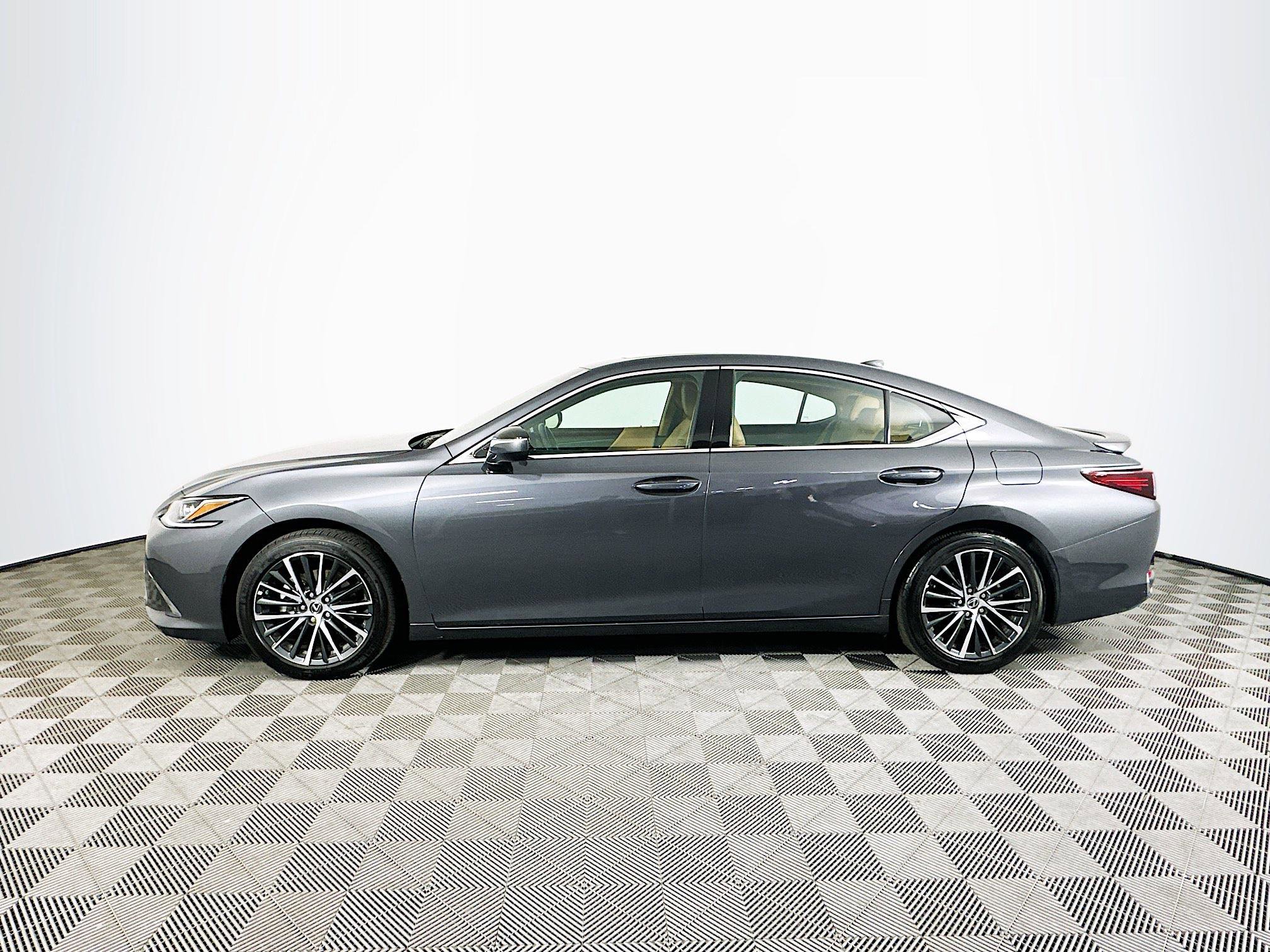 Used 2025 Lexus ES 300h ES 300h w/ Premium Package image 4