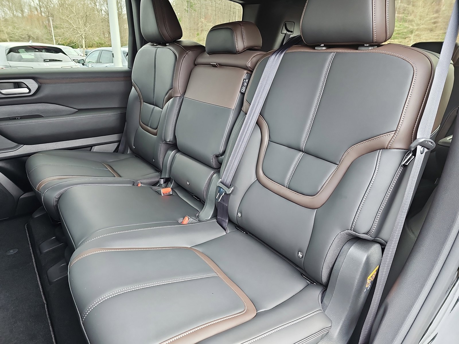 New 2025 Nissan Armada SL image 15