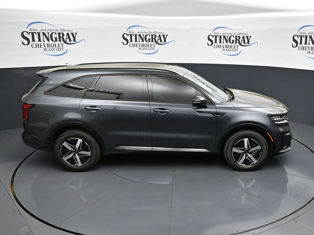 Used 2023 Kia Sorento EX image 16