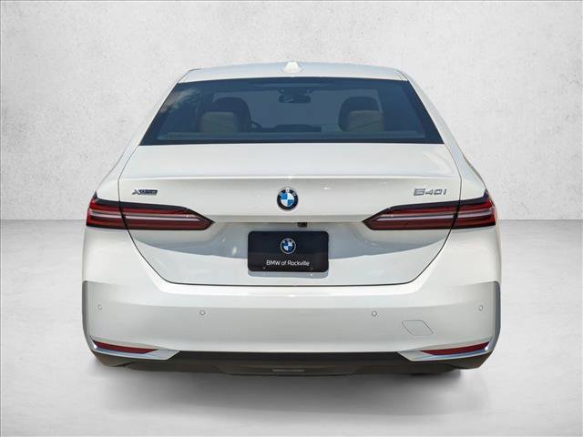 Used 2026 BMW 540i xDrive w/ Premium Package image 8