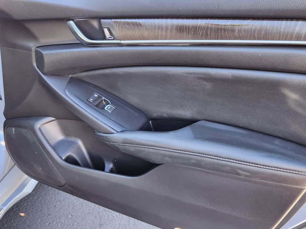 Used 2021 Honda Accord Touring image 17