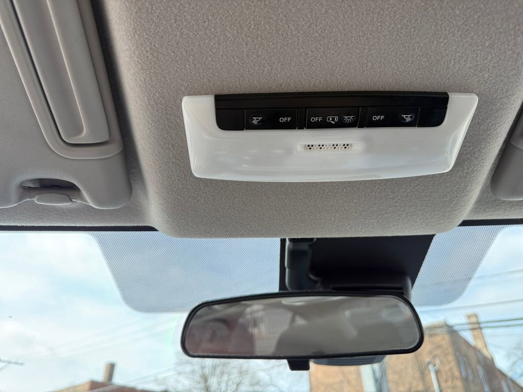 Used 2023 Nissan Versa SV image 34