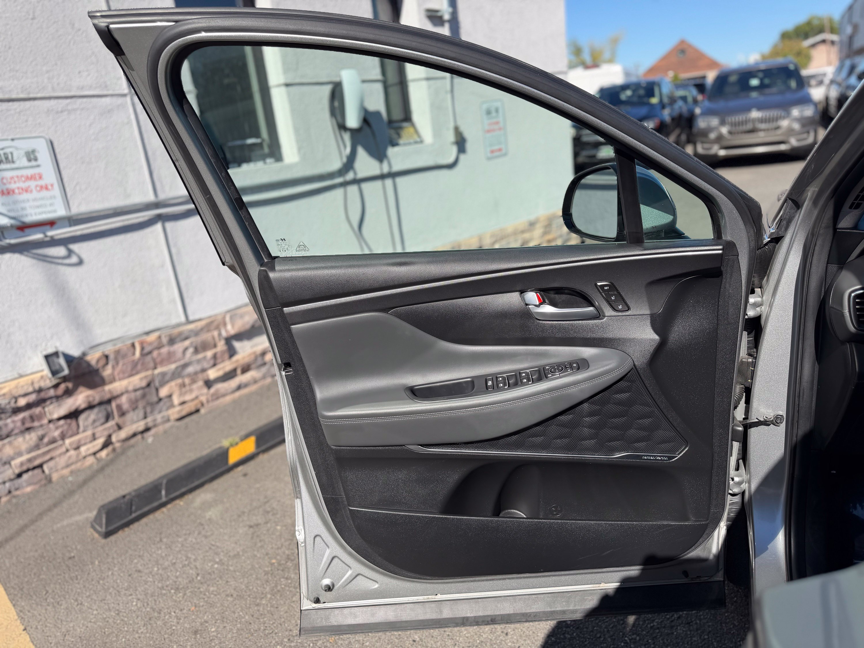Used 2023 Hyundai Santa Fe Limited AWD/4WD image 12
