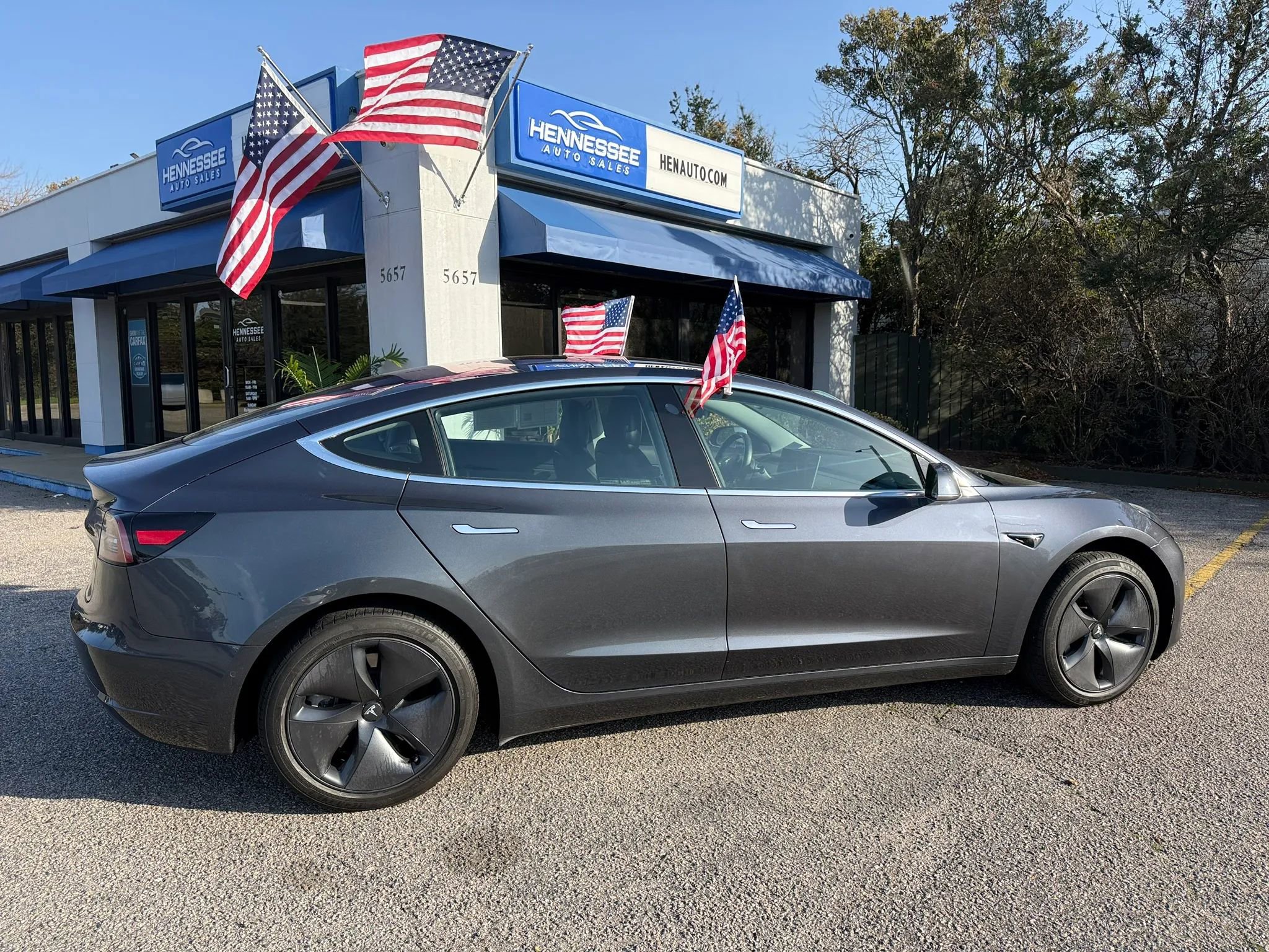 Used 2018 Tesla Model 3 Mid Range image 14