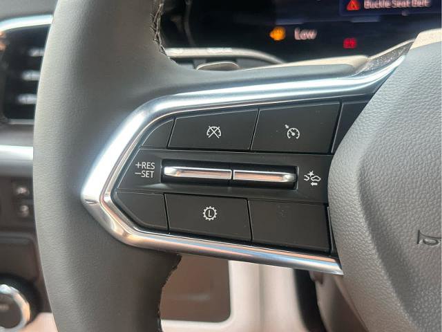 New 2025 Chevrolet Suburban Premier RWD image 29