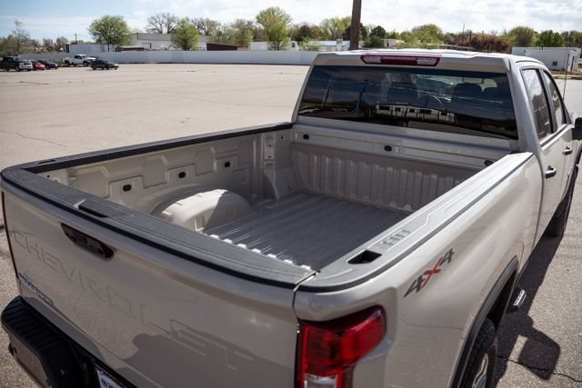 New 2026 Chevrolet Silverado 2500 Custom w/ Custom Value Package AWD/4WD image 9
