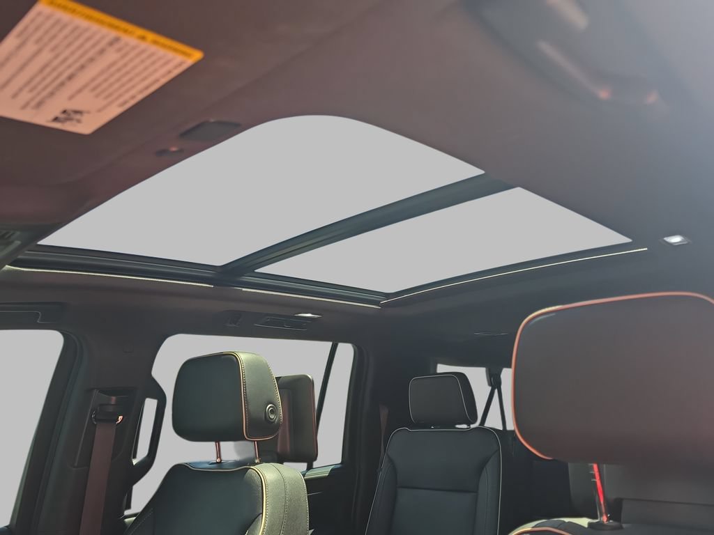 Certified 2023 Chevrolet Suburban Premier AWD/4WD image 33
