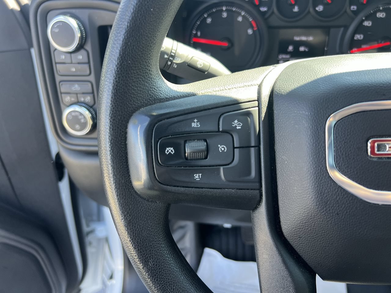 Used 2025 GMC Sierra 2500 Pro AWD/4WD image 19