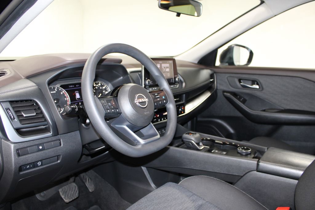 Used 2023 Nissan Rogue SV AWD/4WD image 17