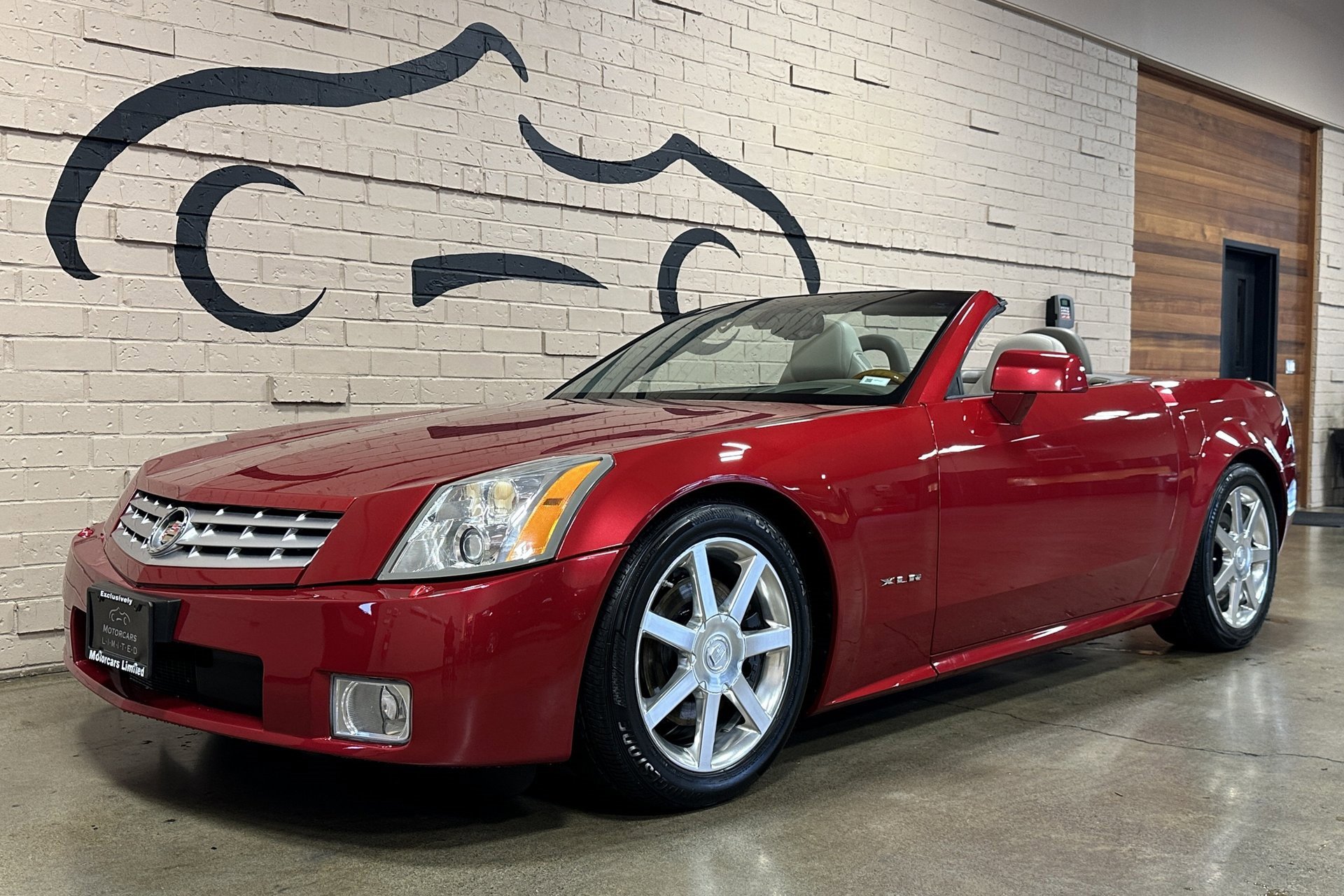 Used 2005 Cadillac XLR image 15