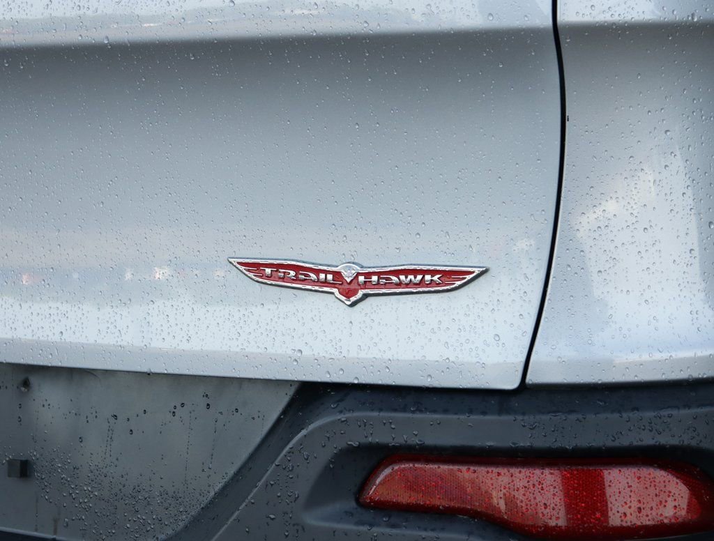 Used 2018 Jeep Cherokee Trailhawk w/ Comfort/Convenience Group image 40