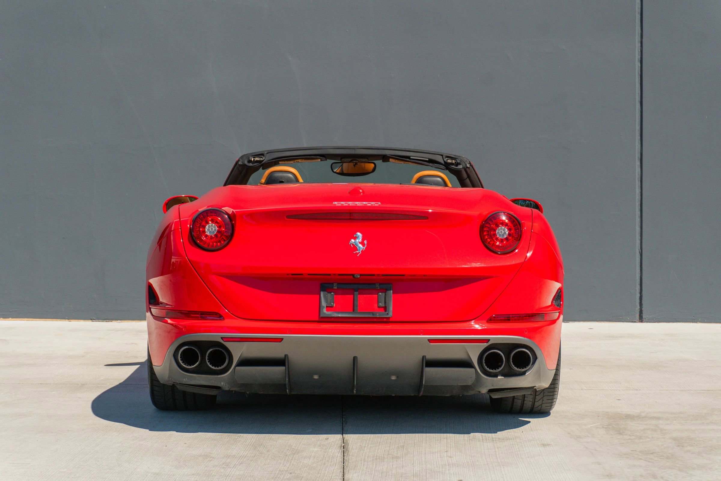 Used 2017 Ferrari California T image 9