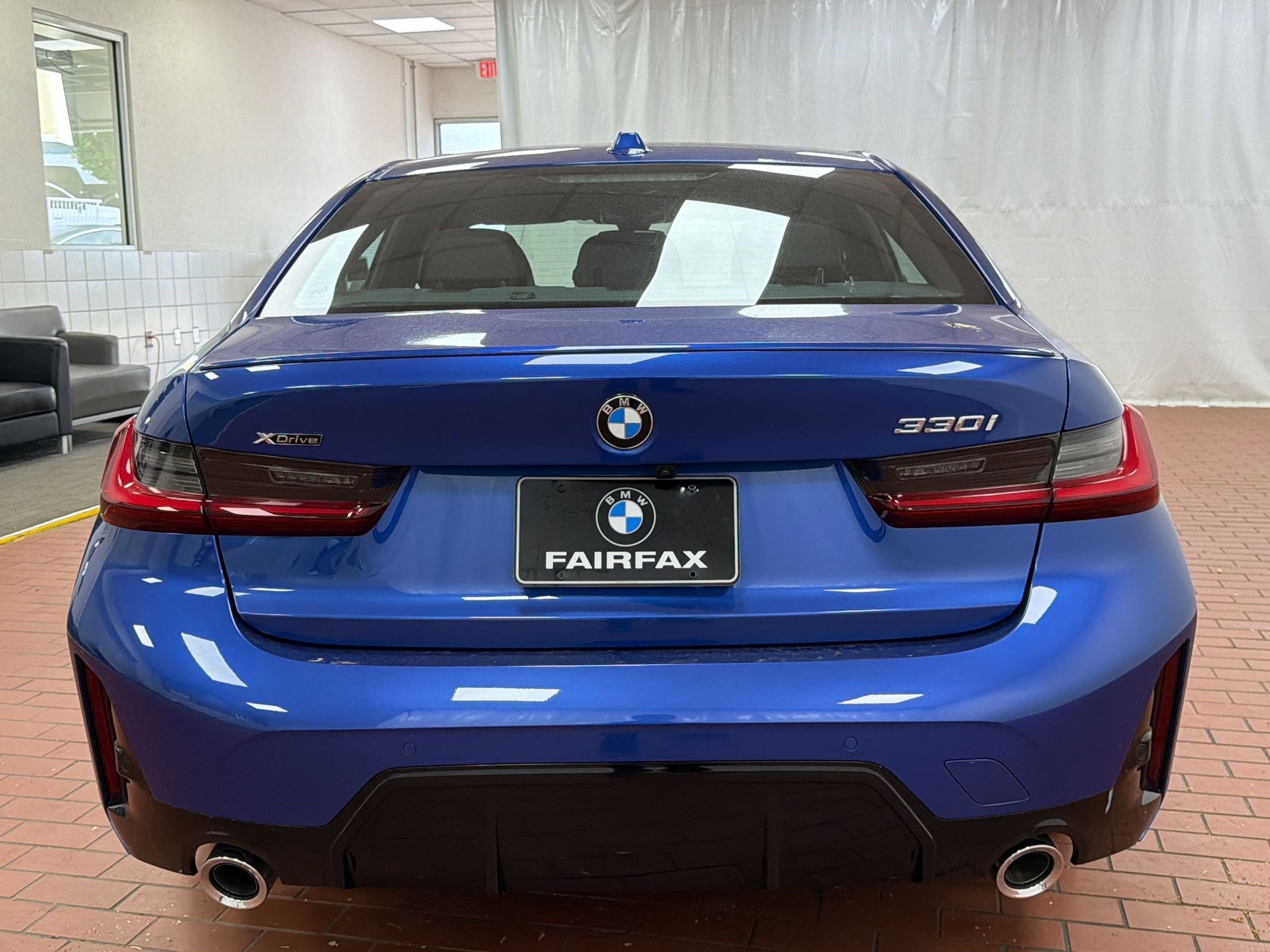 Used 2025 BMW 330i xDrive Sedan w/ M Sport Package AWD/4WD image 10