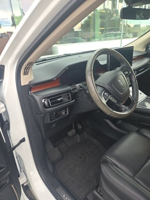 Used 2023 Lincoln Nautilus Reserve w/ Equipment Group 201A AWD/4WD image 14