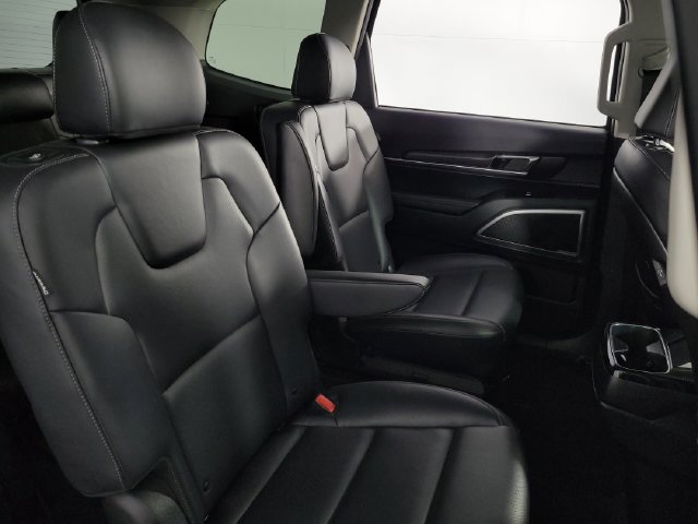 Used 2025 Kia Telluride S FWD image 17