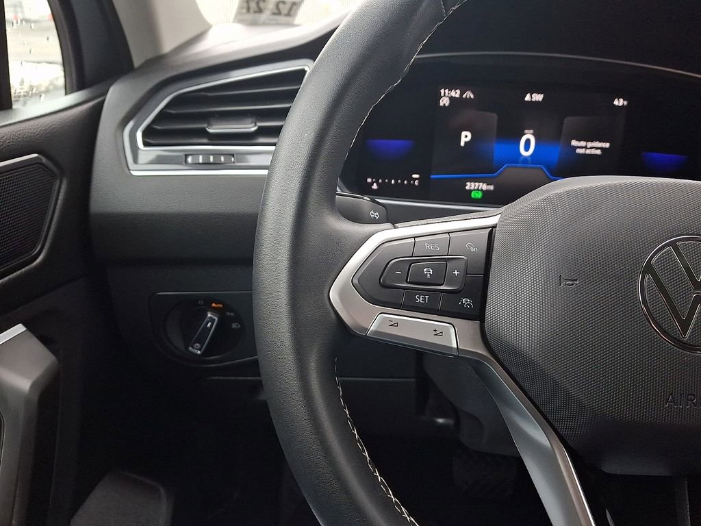 Certified 2022 Volkswagen Tiguan SE image 20