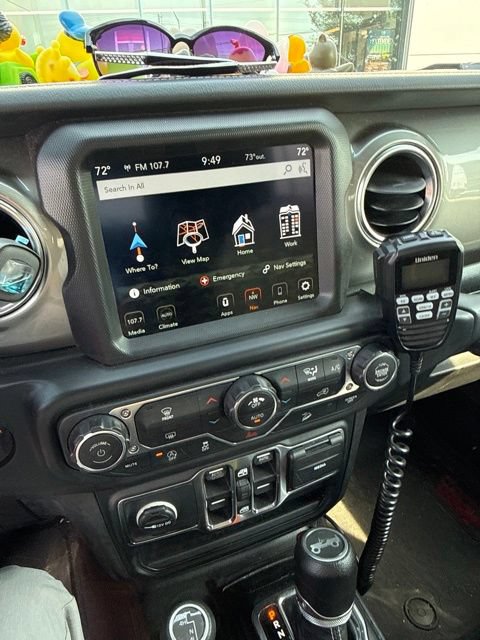 Used 2019 Jeep Wrangler Unlimited Sahara AWD/4WD image 17