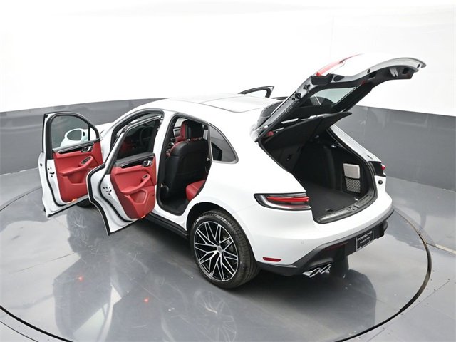 New 2026 Porsche Macan image 33