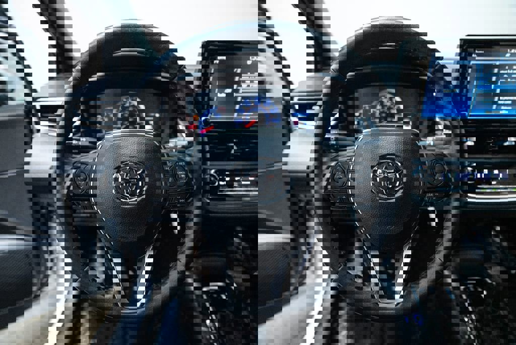 Used 2022 Toyota Corolla SE FWD image 16