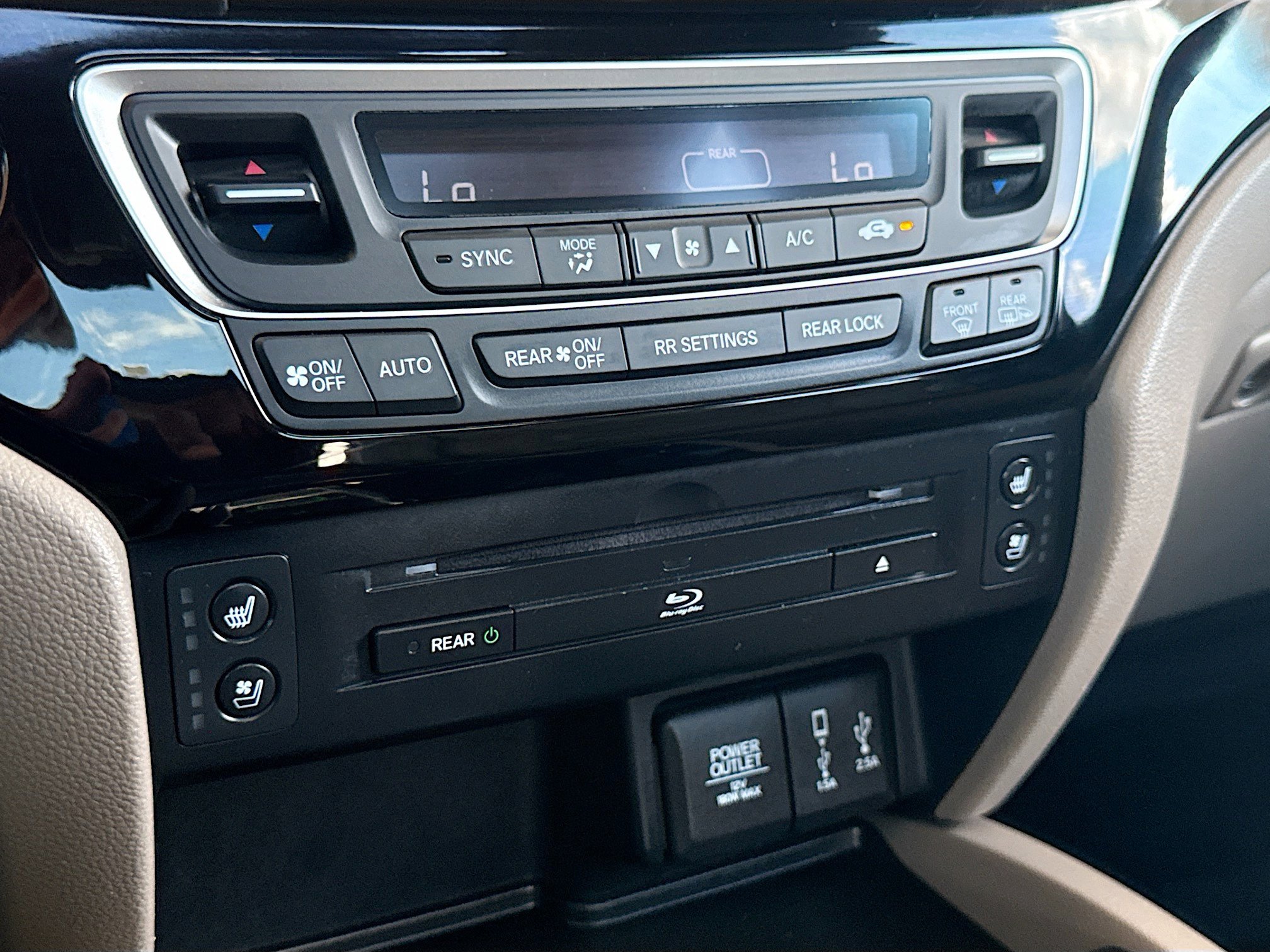 Used 2017 Honda Pilot Elite image 11