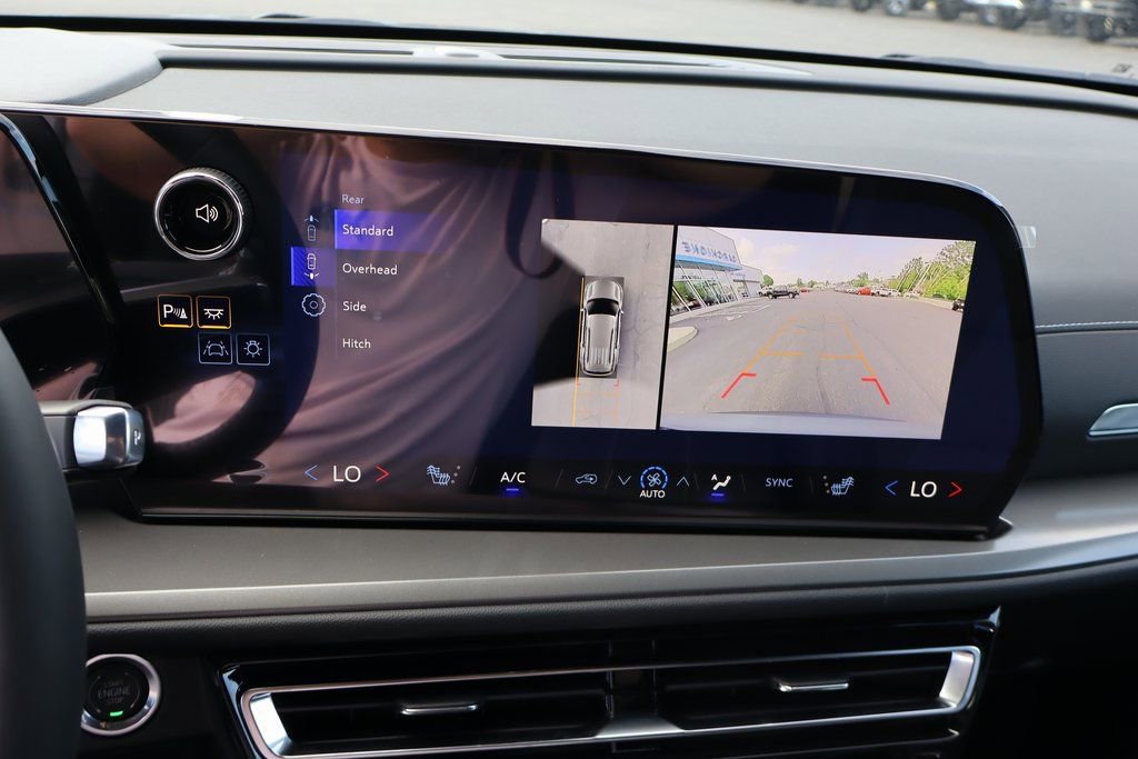 New 2026 Chevrolet Traverse LT w/ Driver Confidence Package image 11